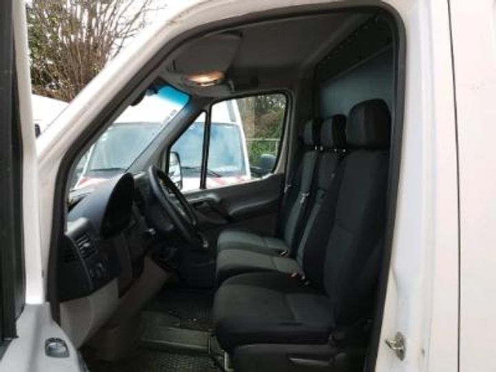 Photo 6 VIN: WV1ZZZ2EZG6001889 - VOLKSWAGEN CRAFTER 35 FOURGON MWB DSL - 2011 