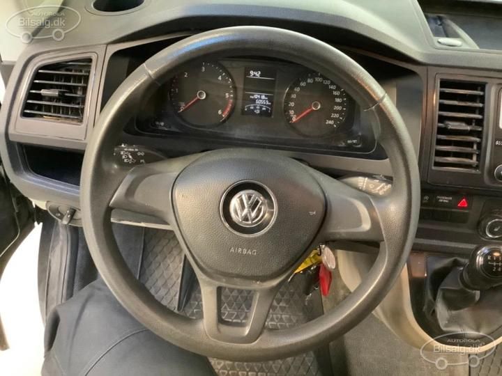 Photo 13 VIN: WV1ZZZ7HZJH085979 - VOLKSWAGEN TRANSPORTER VAN 