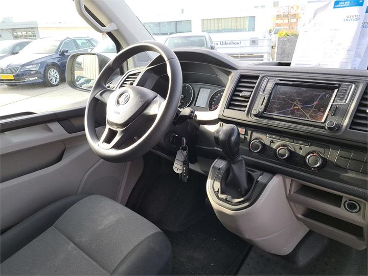 Photo 6 VIN: WV1ZZZ7HZJH185012 - VOLKSWAGEN CARAVELLE 