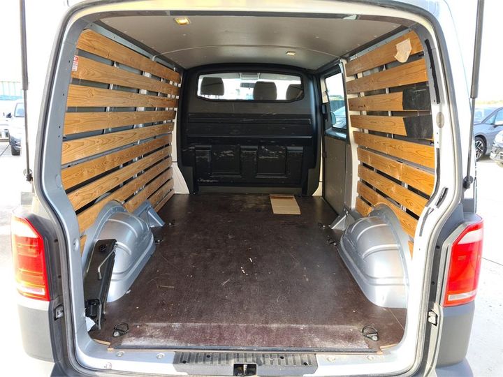 Photo 9 VIN: WV1ZZZ7HZJH185012 - VOLKSWAGEN CARAVELLE 