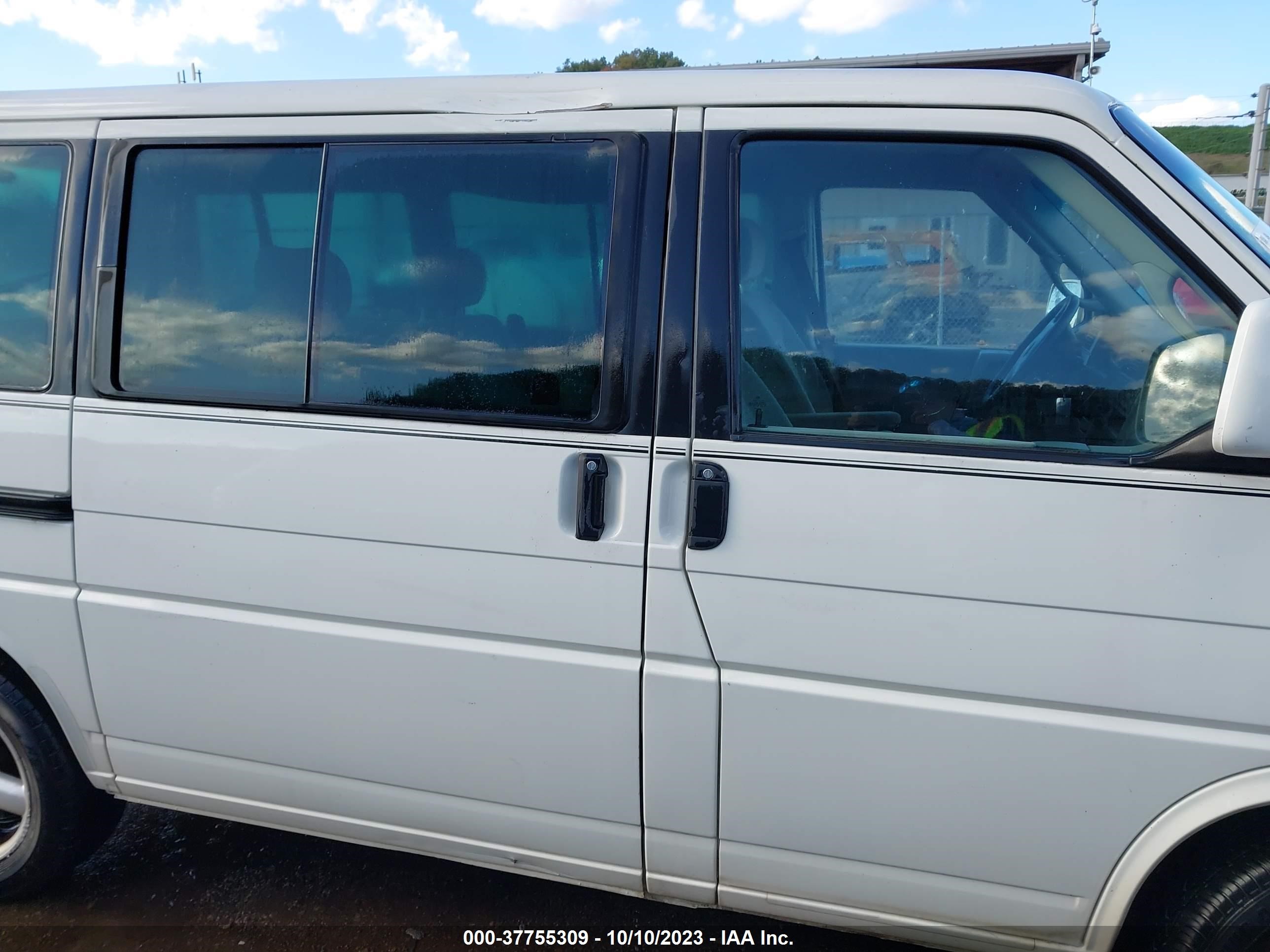 Photo 12 VIN: WV2KB47001H127626 - VOLKSWAGEN EUROVAN 