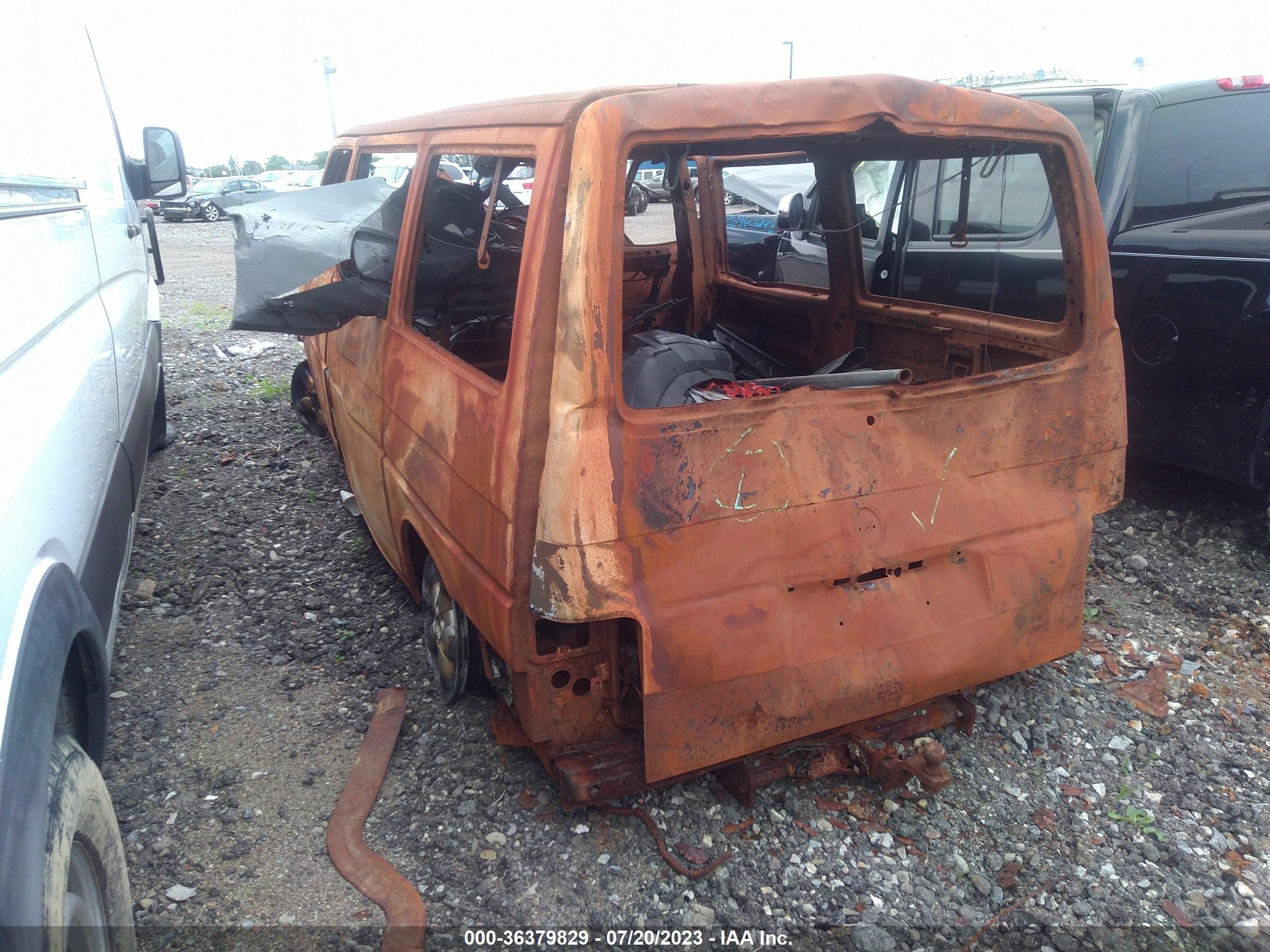 Photo 2 VIN: WV2KB47072H064753 - VOLKSWAGEN EUROVAN 