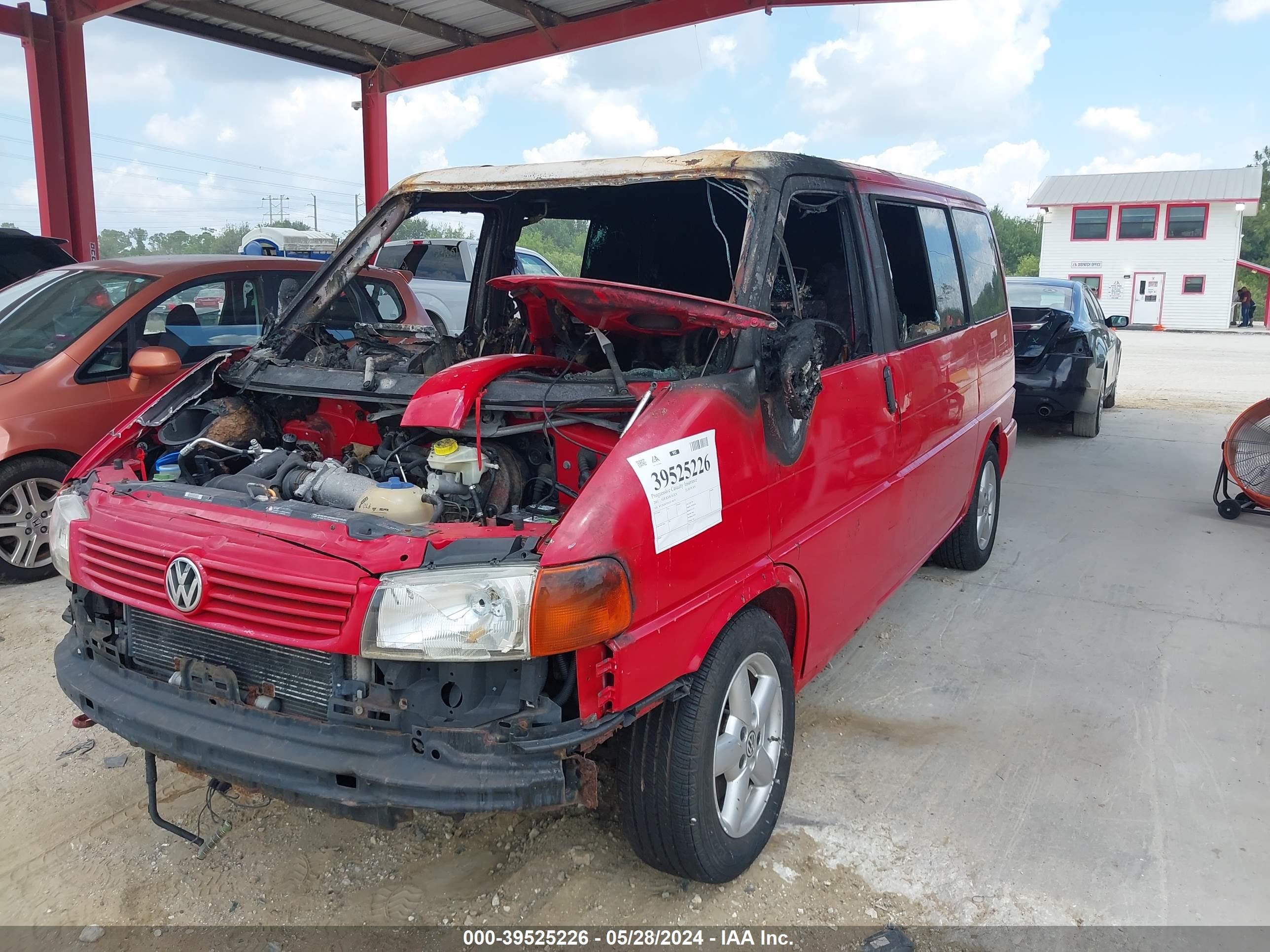 Photo 1 VIN: WV2KB470X1H138679 - VOLKSWAGEN EUROVAN 