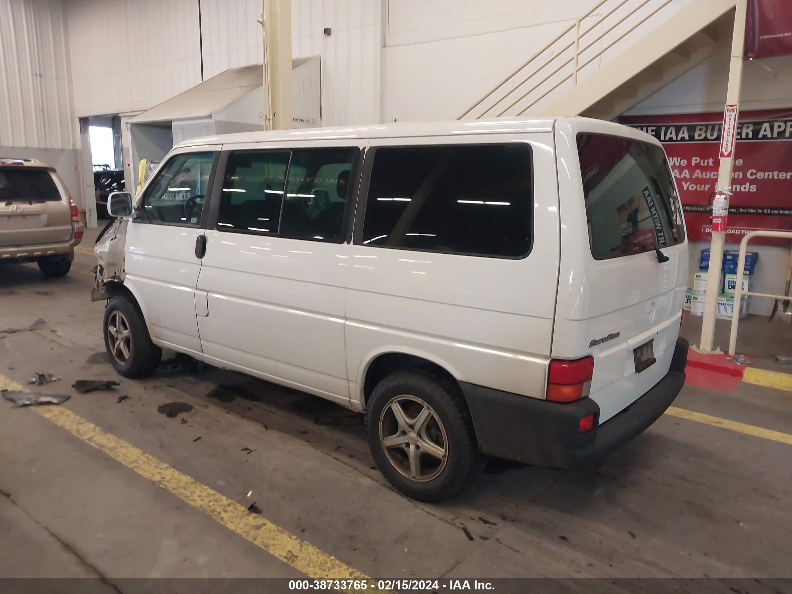 Photo 2 VIN: WV2MB47073H004062 - VOLKSWAGEN EUROVAN 