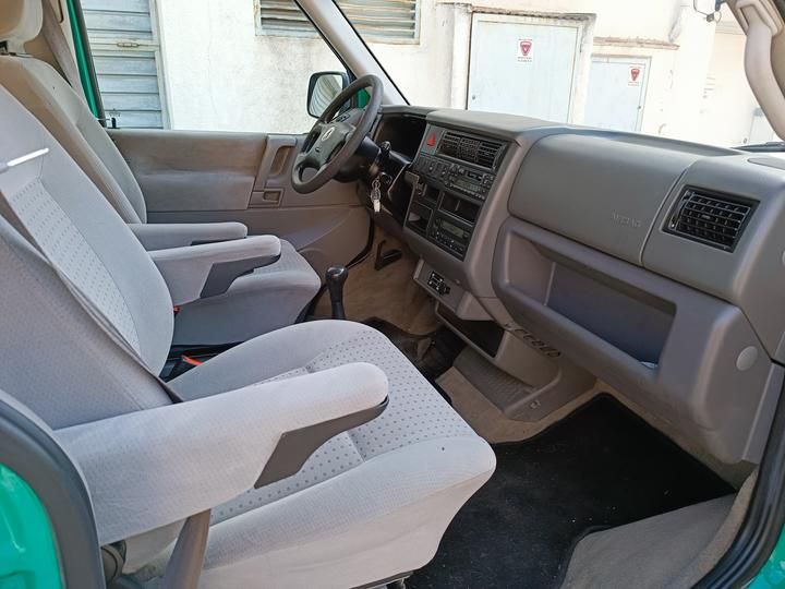 Photo 5 VIN: WV2ZZZ70ZXH063812 - VOLKSWAGEN T4 MULTIVAN MPV 