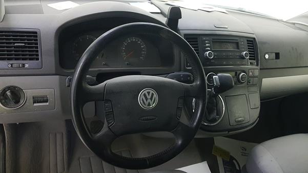 Photo 13 VIN: WV2ZZZ7HZ5H036486 - VOLKSWAGEN MULTIVAN 