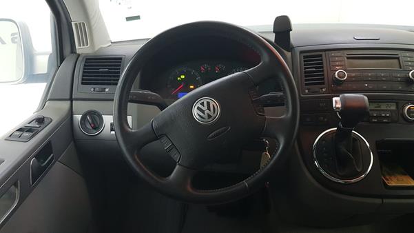 Photo 13 VIN: WV2ZZZ7HZ6H003163 - VOLKSWAGEN MULTIVAN 