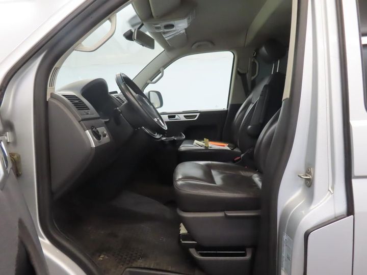 Photo 5 VIN: WV2ZZZ7HZDH055067 - VOLKSWAGEN MULTIVAN 