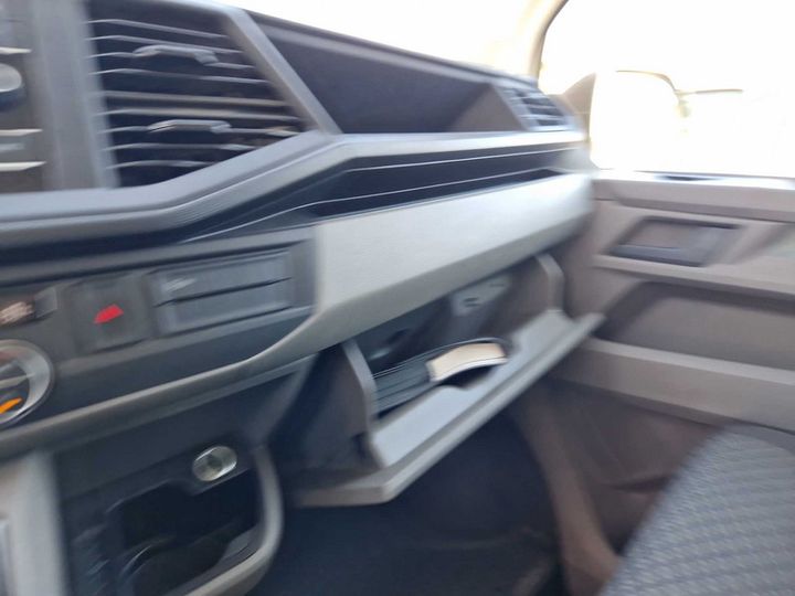 Photo 9 VIN: WV2ZZZ7HZMX025677 - VW CARAVELLE 