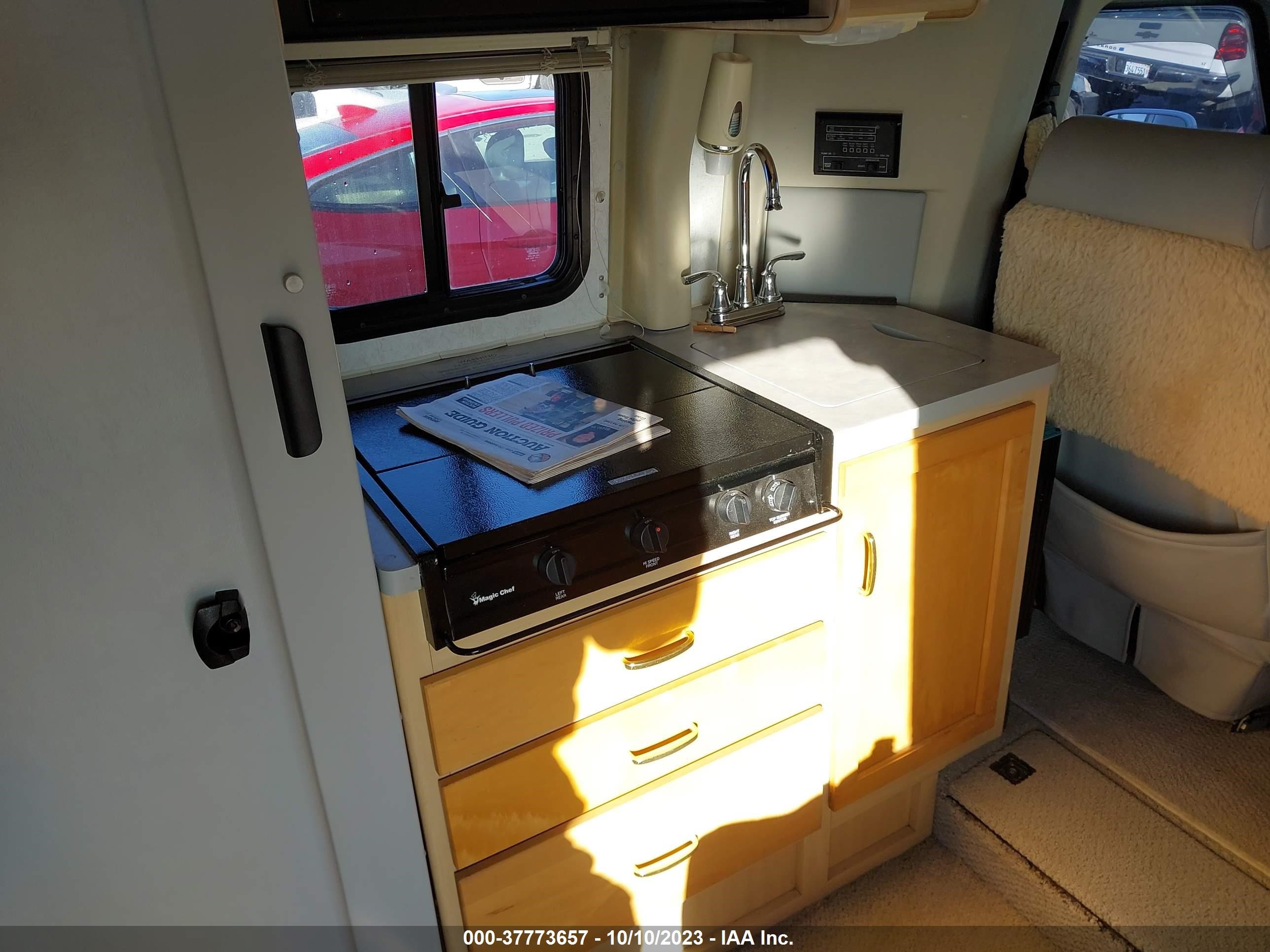 Photo 11 VIN: WV3AH4703YH128107 - VOLKSWAGEN EUROVAN 