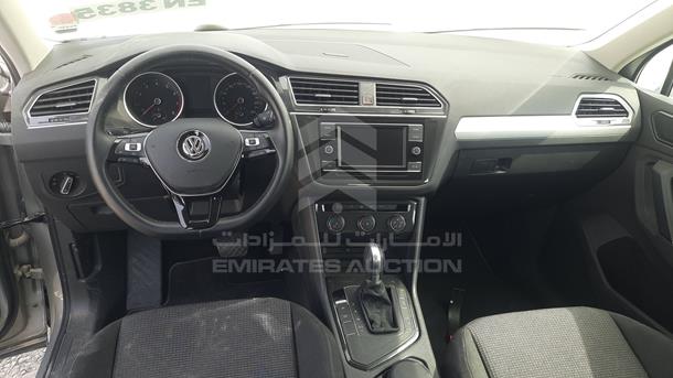 Photo 11 VIN: WVGAE2AX8JW965244 - VOLKSWAGEN TIGUAN 