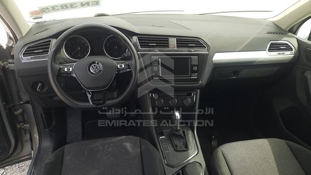 Photo 13 VIN: WVGAE2AX8JW965244 - VOLKSWAGEN TIGUAN 