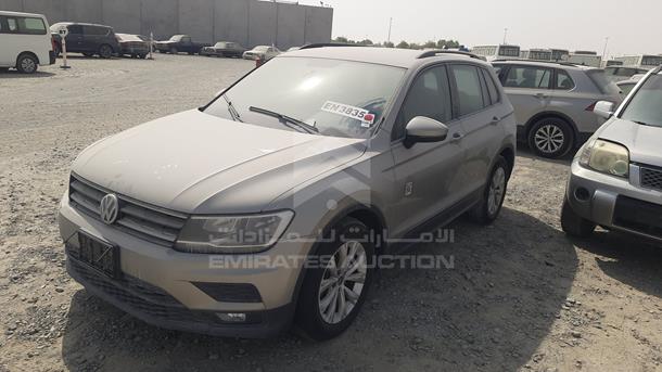 Photo 3 VIN: WVGAE2AX8JW965244 - VOLKSWAGEN TIGUAN 