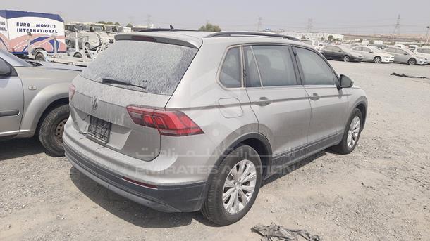 Photo 6 VIN: WVGAE2AX8JW965244 - VOLKSWAGEN TIGUAN 