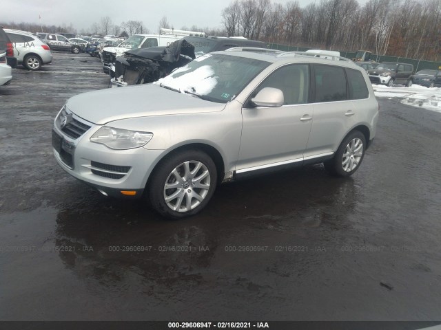 Photo 1 VIN: WVGAK7A92AD003881 - VOLKSWAGEN TOUAREG 