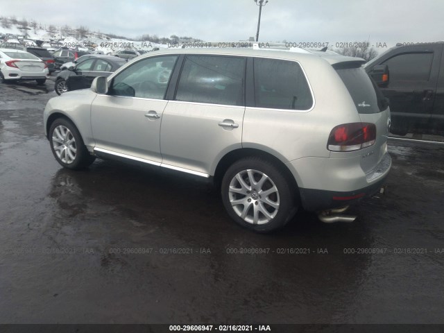 Photo 2 VIN: WVGAK7A92AD003881 - VOLKSWAGEN TOUAREG 