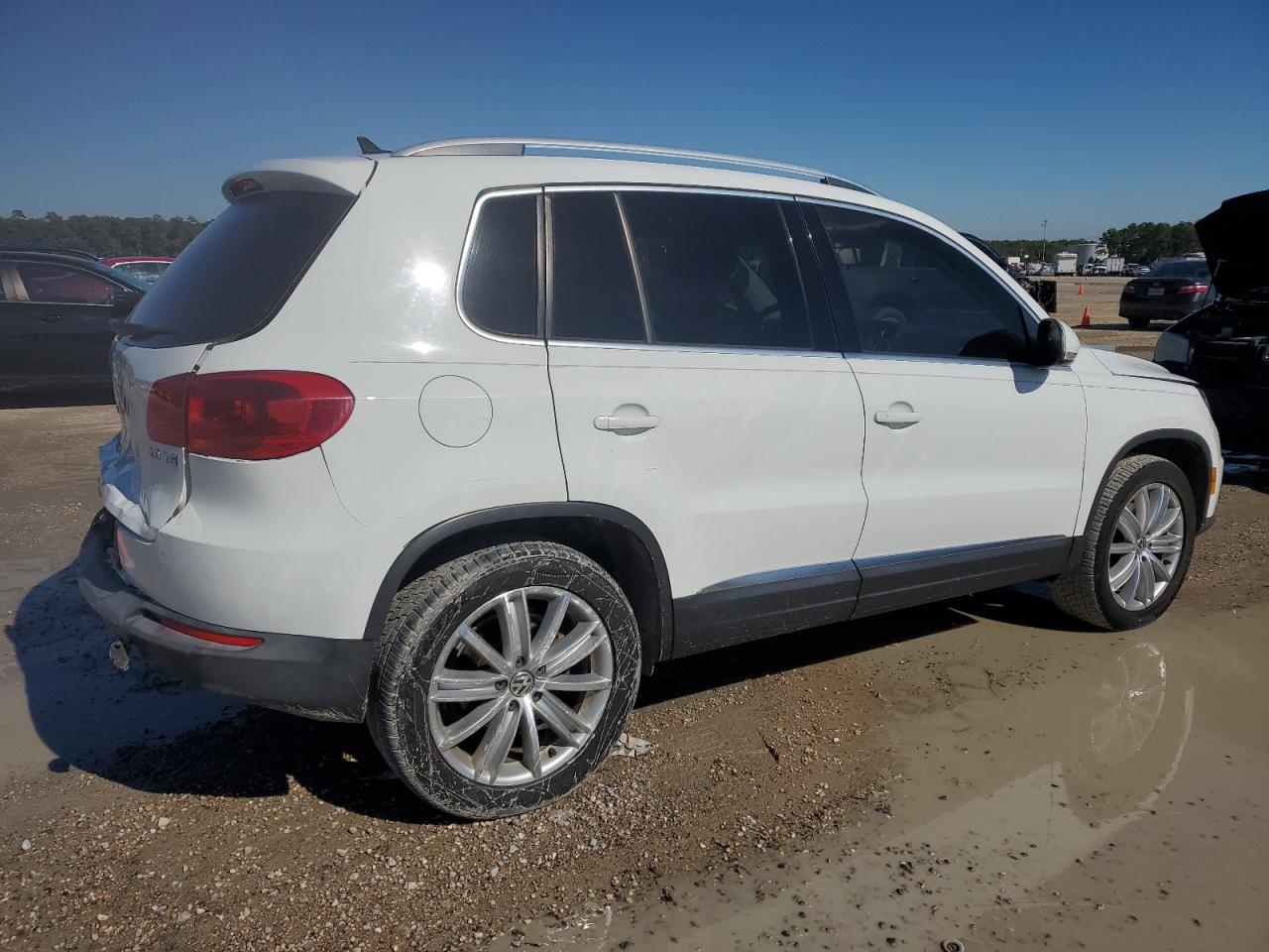 Photo 2 VIN: WVGAV3AX2EW621176 - VOLKSWAGEN TIGUAN 