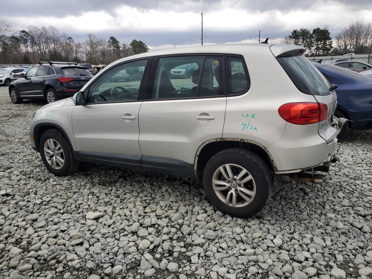 Photo 1 VIN: WVGAV3AX3DW567272 - VOLKSWAGEN TIGUAN 