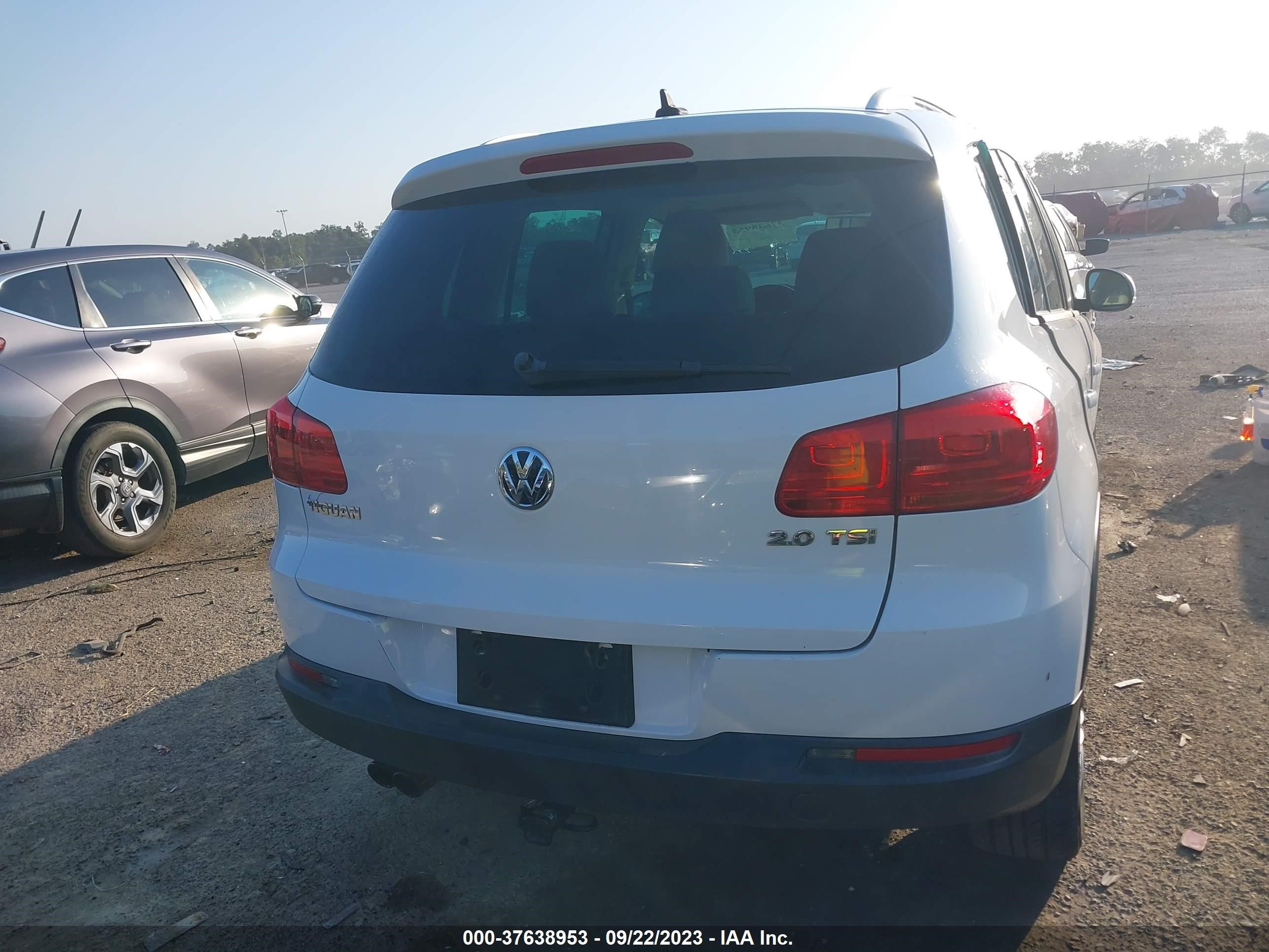 Photo 15 VIN: WVGAV3AX3DW613201 - VOLKSWAGEN TIGUAN 