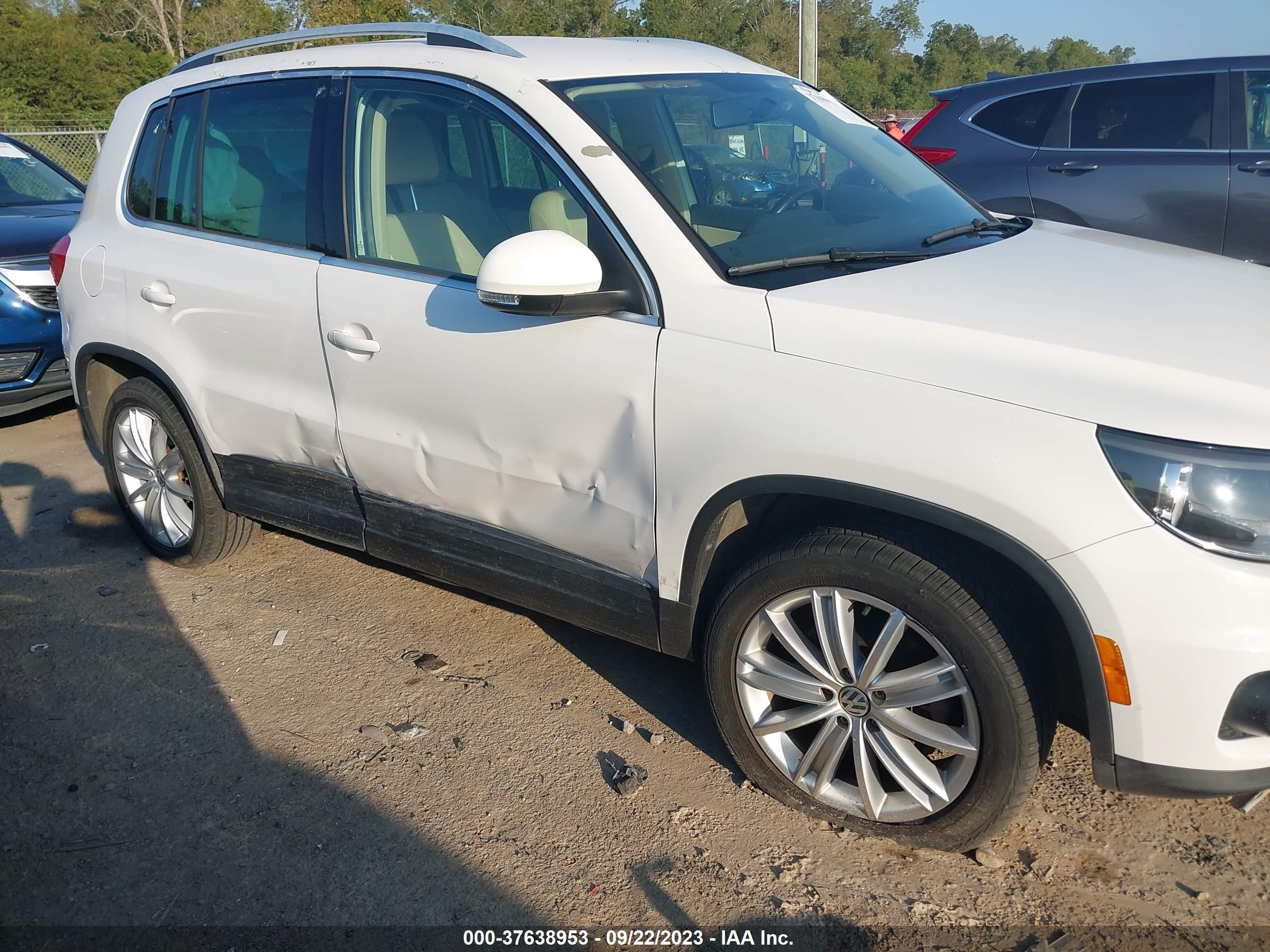 Photo 5 VIN: WVGAV3AX3DW613201 - VOLKSWAGEN TIGUAN 