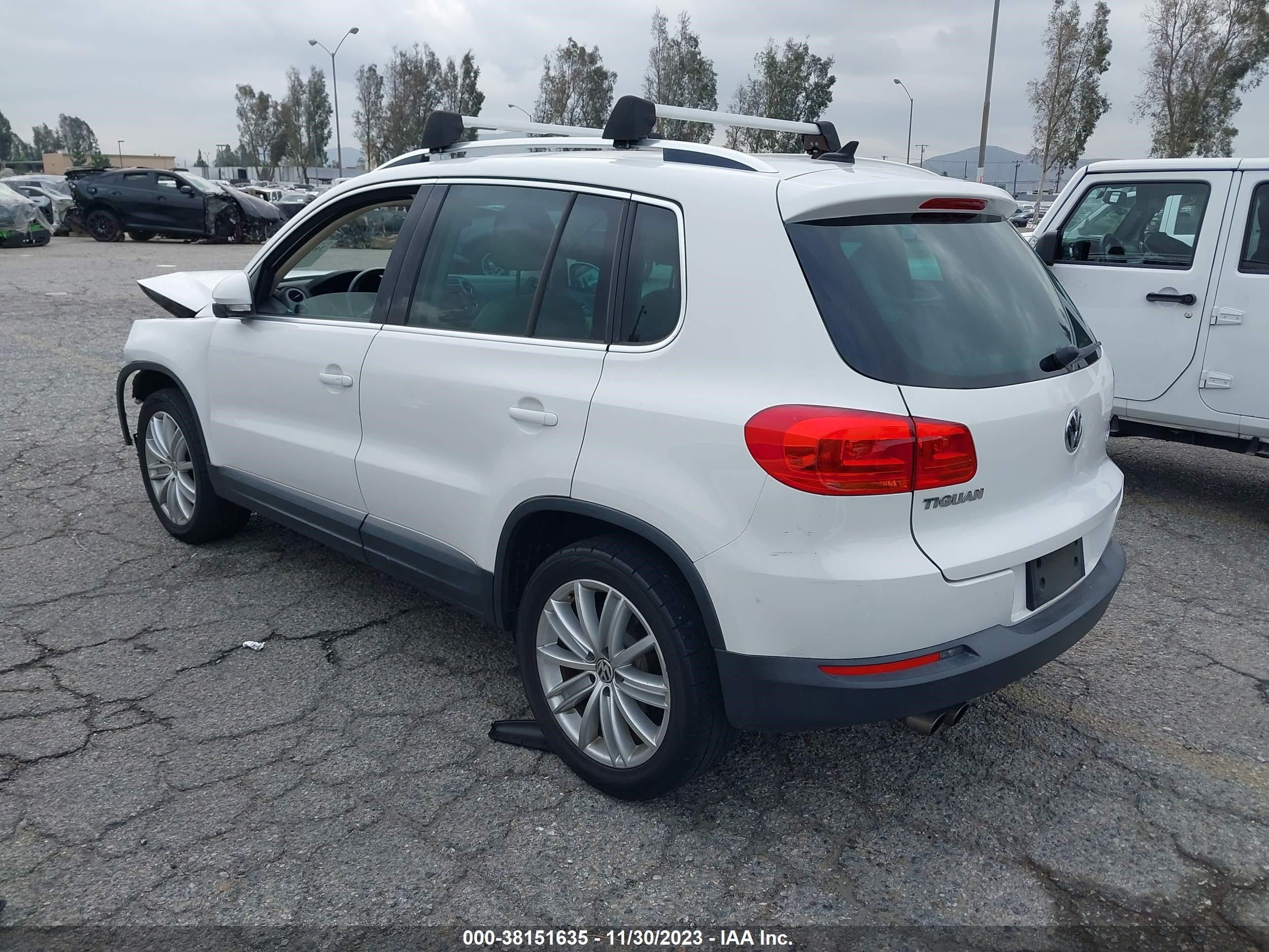 Photo 2 VIN: WVGAV3AX6EW505169 - VOLKSWAGEN TIGUAN 