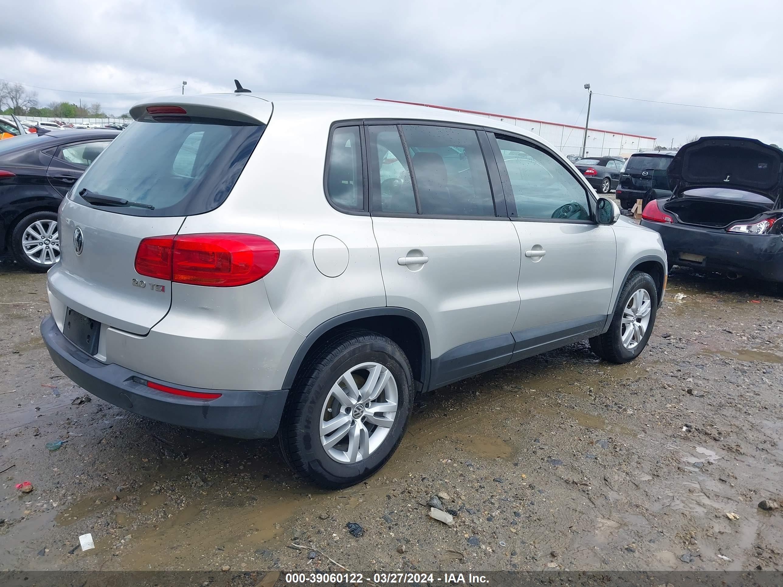 Photo 3 VIN: WVGAV3AX6EW545087 - VOLKSWAGEN TIGUAN 