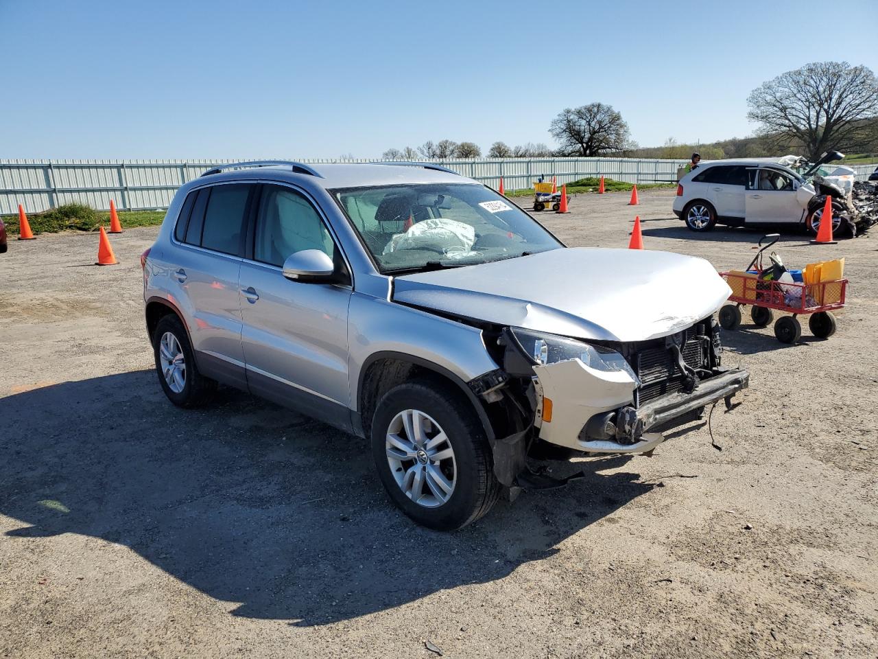 Photo 3 VIN: WVGAV3AX8EW528212 - VOLKSWAGEN TIGUAN 