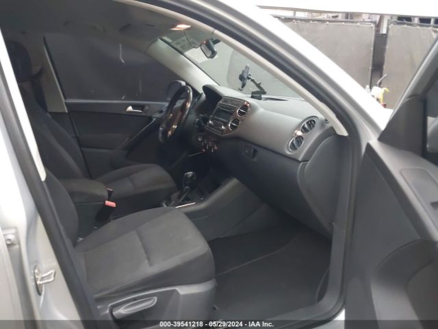 Photo 4 VIN: WVGAV3AXXDW565938 - VOLKSWAGEN TIGUAN 