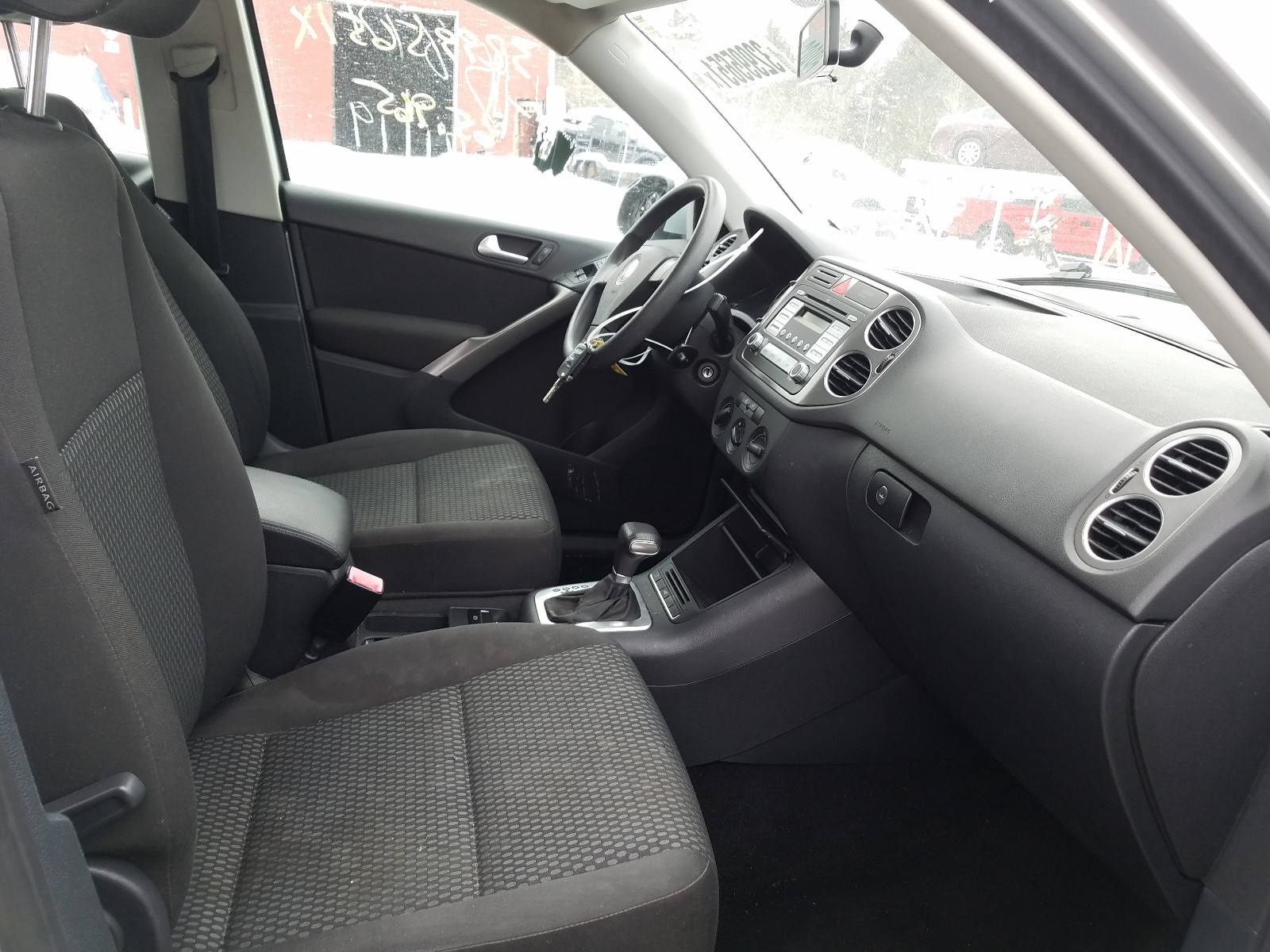 Photo 4 VIN: WVGAV75N19W001327 - VOLKSWAGEN TIGUAN S 