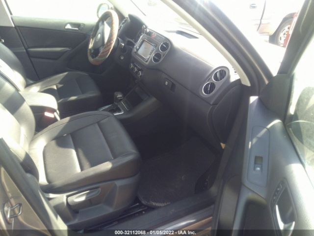 Photo 4 VIN: WVGAV7AX0AW538217 - VOLKSWAGEN TIGUAN 