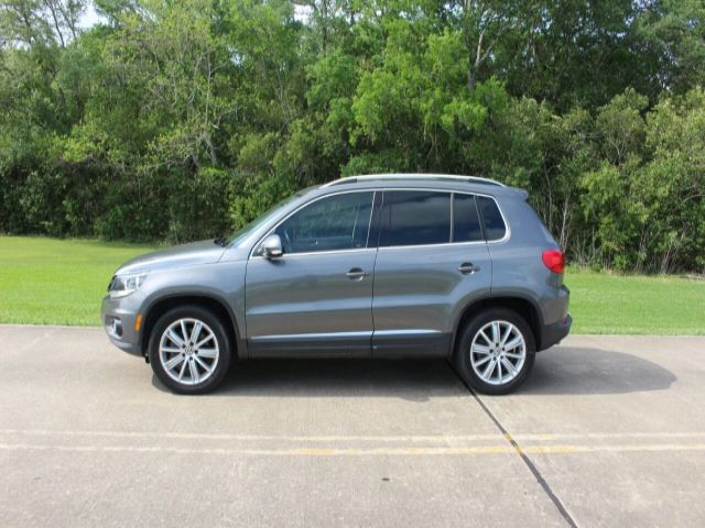 Photo 2 VIN: WVGAV7AX0CW102387 - VOLKSWAGEN TIGUAN 