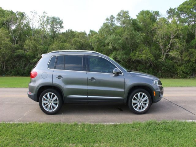 Photo 3 VIN: WVGAV7AX0CW102387 - VOLKSWAGEN TIGUAN 