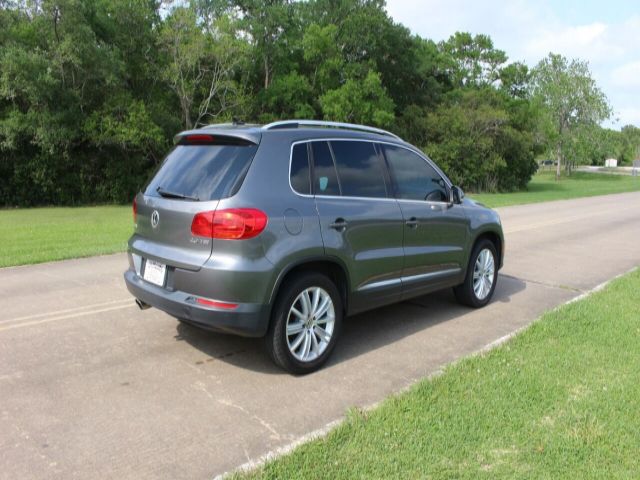 Photo 4 VIN: WVGAV7AX0CW102387 - VOLKSWAGEN TIGUAN 