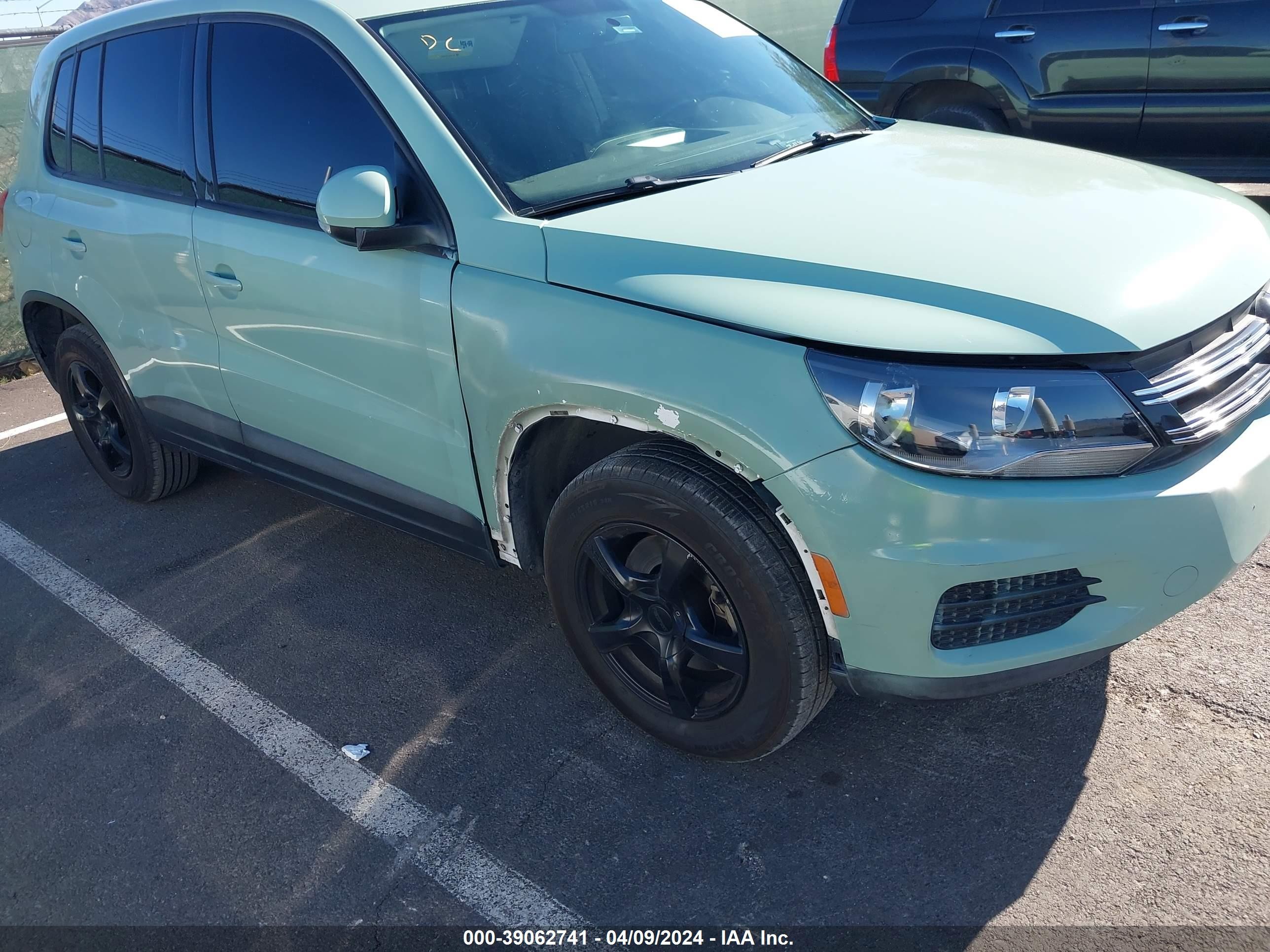 Photo 5 VIN: WVGAV7AX0CW557966 - VOLKSWAGEN TIGUAN 