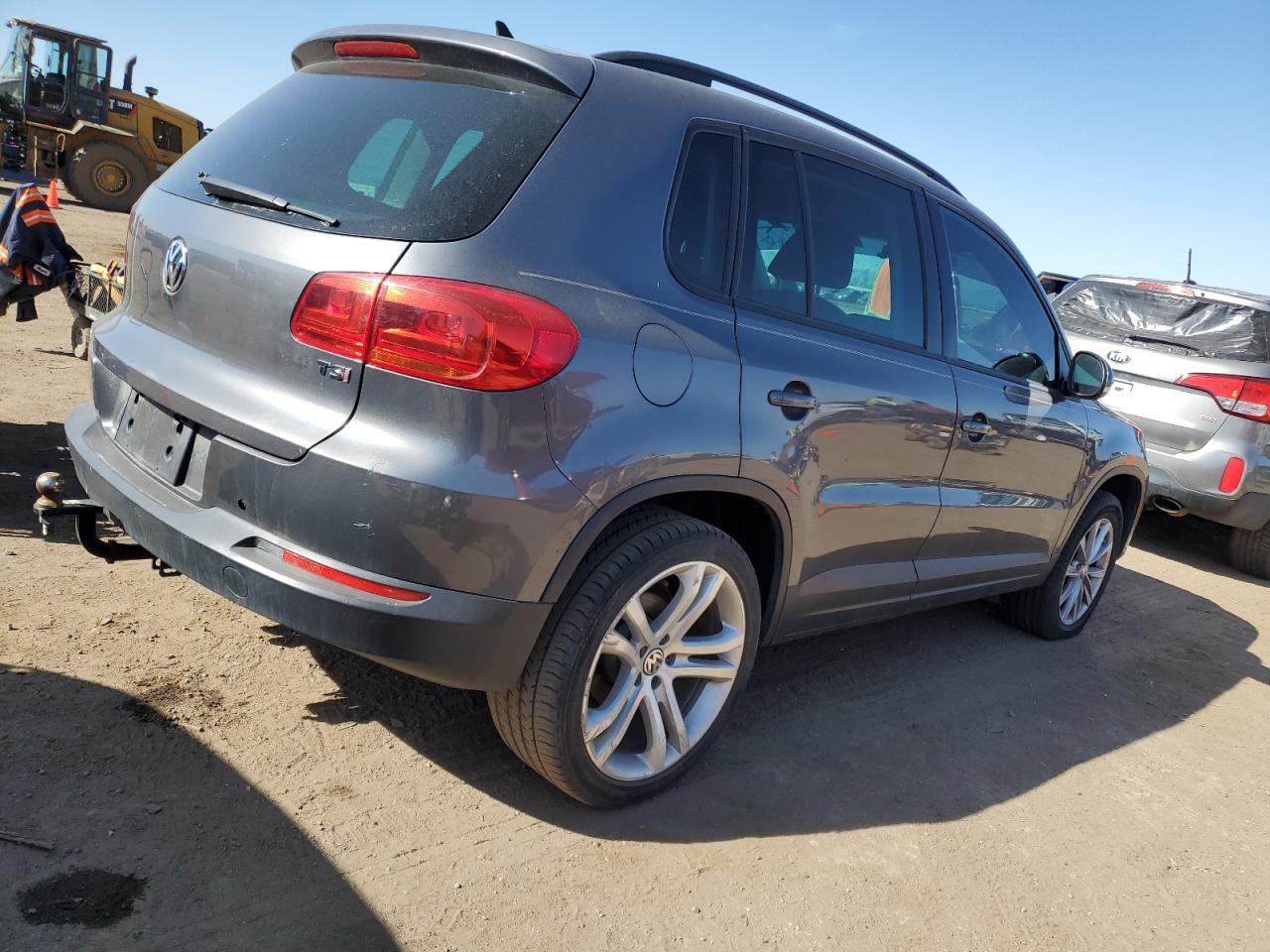 Photo 2 VIN: WVGAV7AX0FW551685 - VOLKSWAGEN TIGUAN 