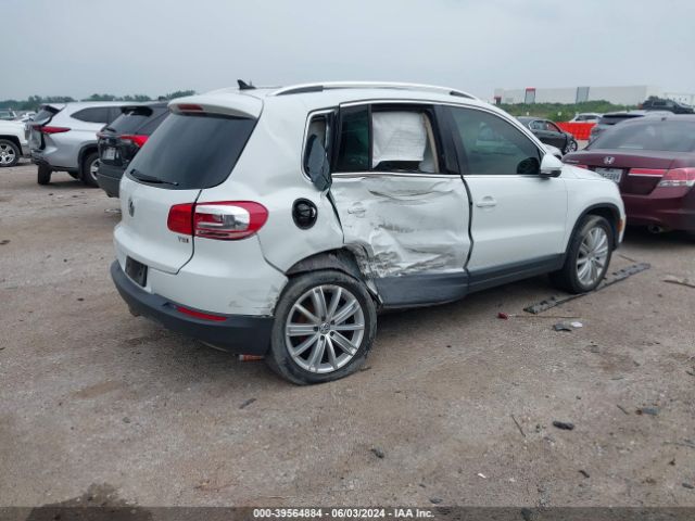 Photo 3 VIN: WVGAV7AX0GW555740 - VOLKSWAGEN TIGUAN 