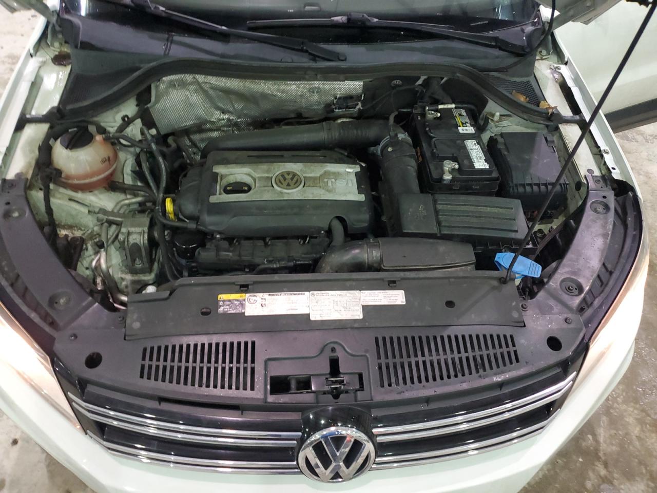 Photo 11 VIN: WVGAV7AX0GW574756 - VOLKSWAGEN TIGUAN 