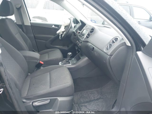 Photo 4 VIN: WVGAV7AX0JK004237 - VOLKSWAGEN TIGUAN LIMITED 