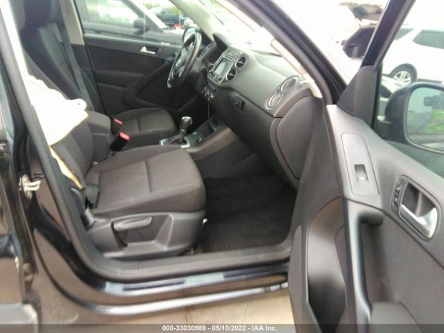 Photo 4 VIN: WVGAV7AX0JK005050 - VOLKSWAGEN TIGUAN LIMITED 