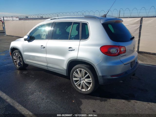 Photo 2 VIN: WVGAV7AX1AW504304 - VOLKSWAGEN TIGUAN 