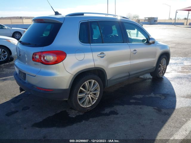 Photo 3 VIN: WVGAV7AX1AW504304 - VOLKSWAGEN TIGUAN 