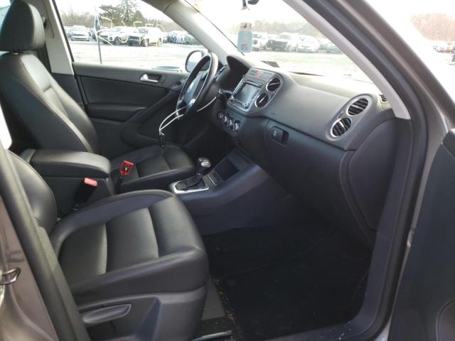 Photo 4 VIN: WVGAV7AX1AW524438 - VOLKSWAGEN TIGUAN 