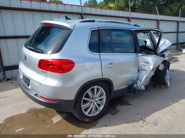 Photo 3 VIN: WVGAV7AX1GW536016 - VOLKSWAGEN TIGUAN 