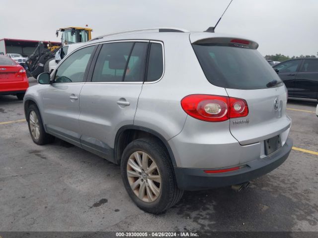 Photo 2 VIN: WVGAV7AX2AW503307 - VOLKSWAGEN TIGUAN 