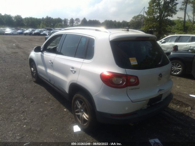 Photo 2 VIN: WVGAV7AX2AW515943 - VOLKSWAGEN TIGUAN 