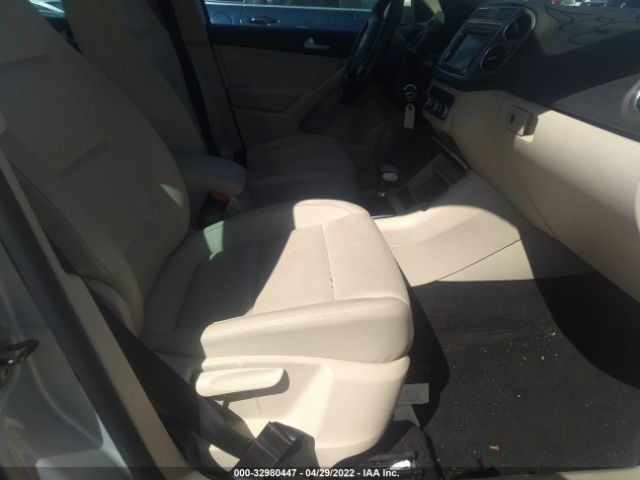 Photo 4 VIN: WVGAV7AX2AW525145 - VOLKSWAGEN TIGUAN 