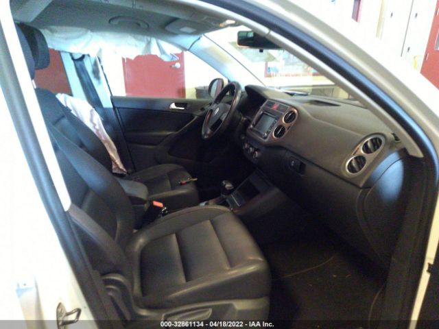 Photo 4 VIN: WVGAV7AX2AW529311 - VOLKSWAGEN TIGUAN 