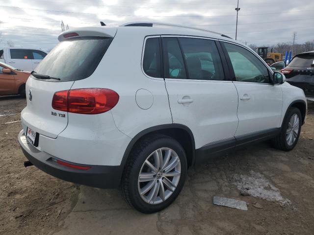 Photo 2 VIN: WVGAV7AX2FW597776 - VOLKSWAGEN TIGUAN S 