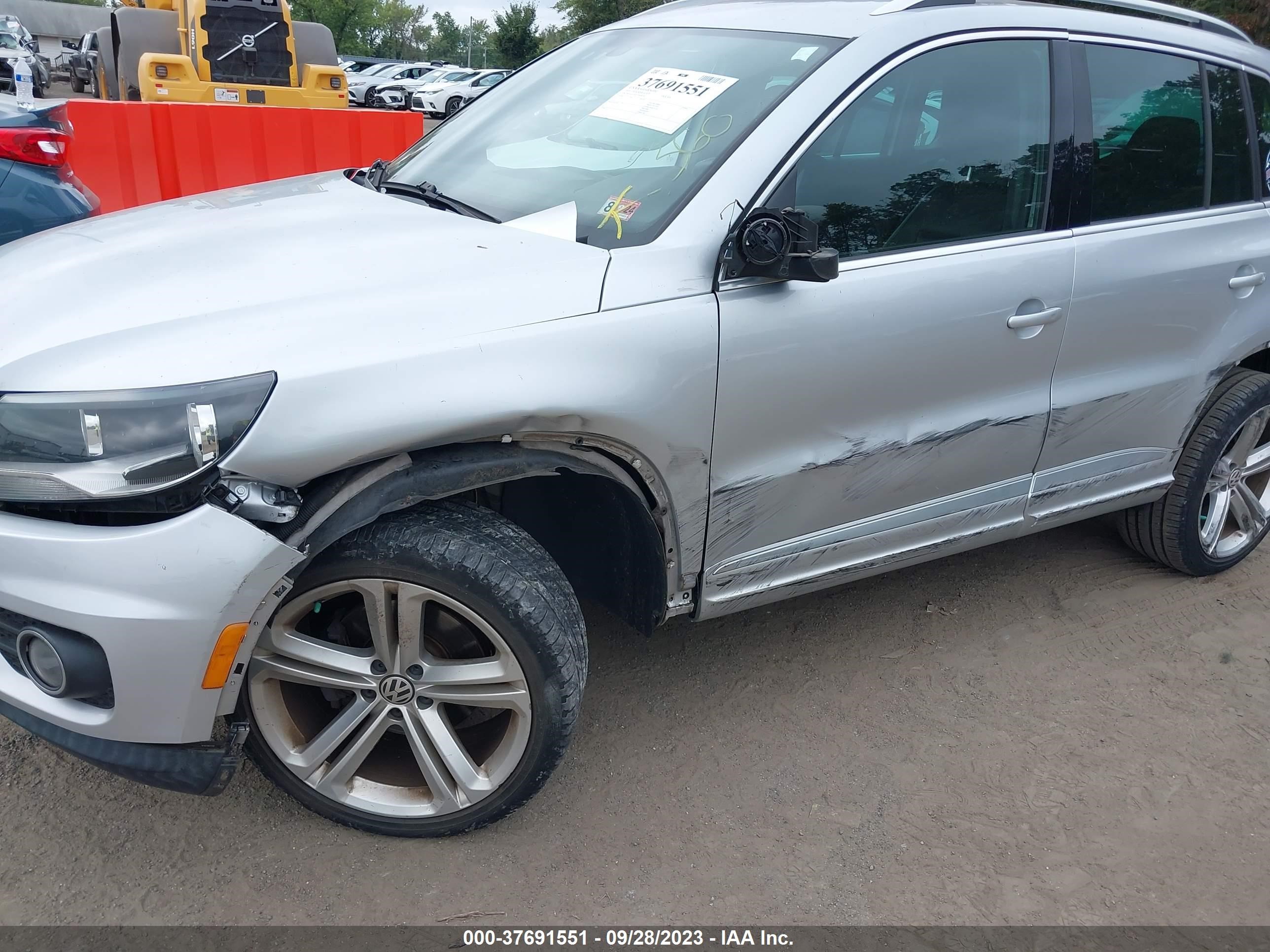 Photo 5 VIN: WVGAV7AX2GW085193 - VOLKSWAGEN TIGUAN 