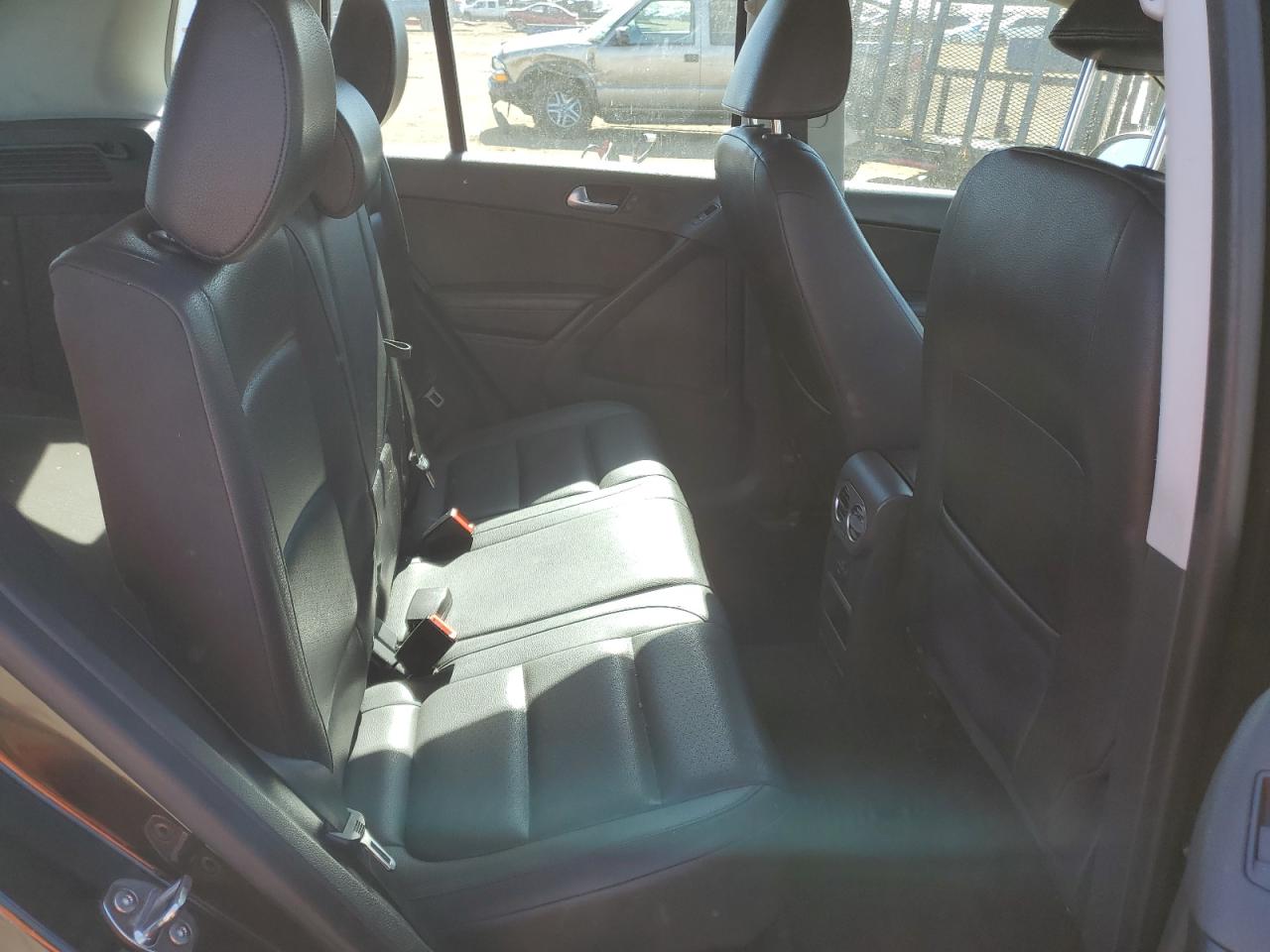 Photo 10 VIN: WVGAV7AX2GW539667 - VOLKSWAGEN TIGUAN 